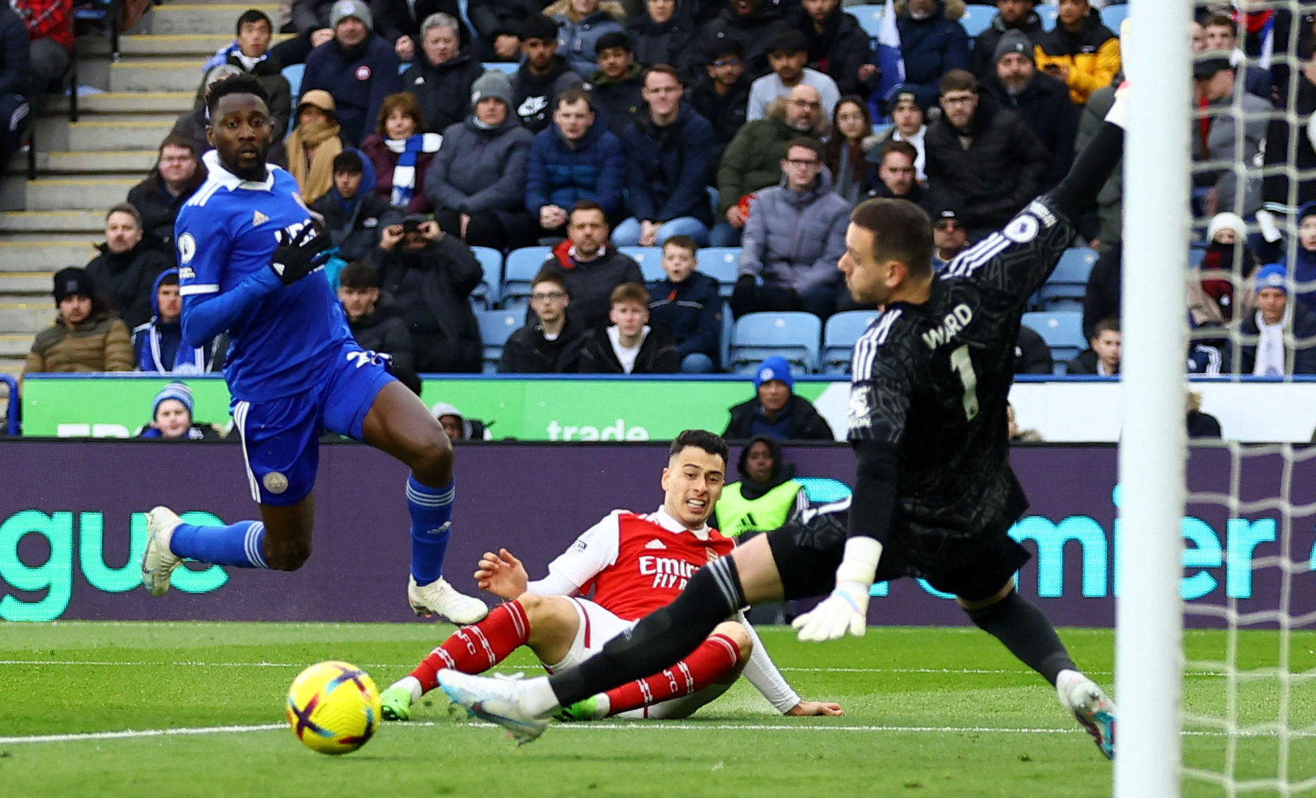 病虽然给球 病虽然给球